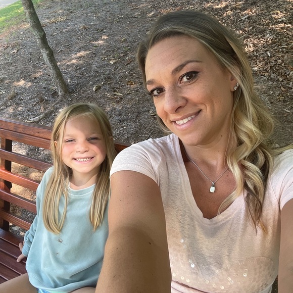 Meet your Posher, Debra - Picture 3 of 16